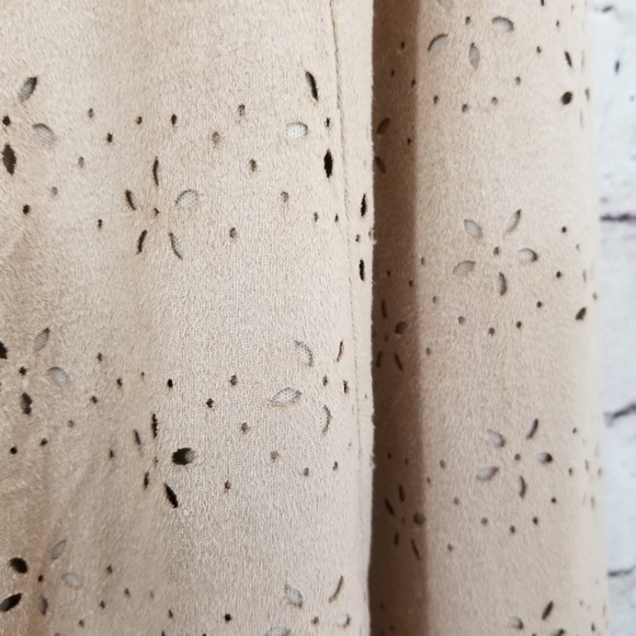 Maurices Tan Star Fish Design Skirt For Juniors - Picture 4 of 6